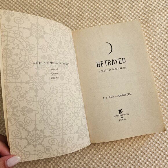4/$25 P. C. Cast + Kristin Cast - Betrayed - Paperback - Picture 4 of 9
